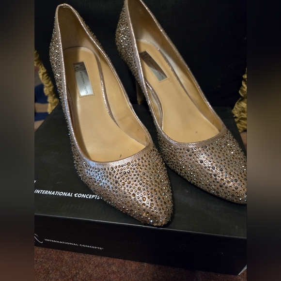 INC Zitah Bronze High Heels In 8.5M Excellent Shape - Picture 1 of 10